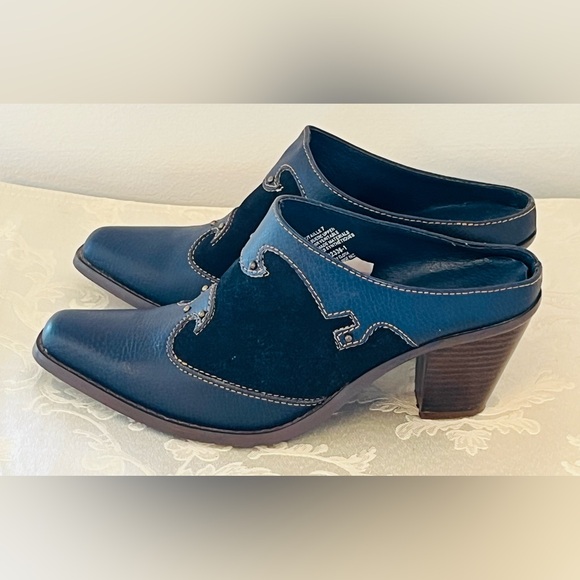NO BRAND Shoes - Women’s Retro Style Blue Suede And Leather Western Mules With 3” Heel Size 7